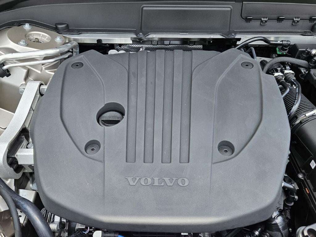 new 2025 Volvo XC60 car, priced at $55,360