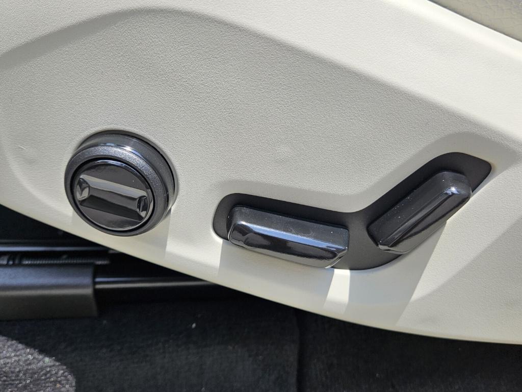 new 2025 Volvo XC60 car, priced at $55,360