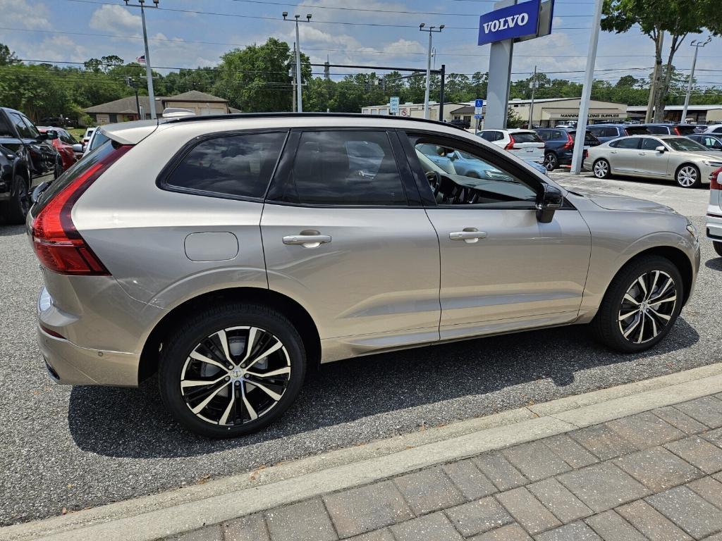 new 2025 Volvo XC60 car, priced at $55,360