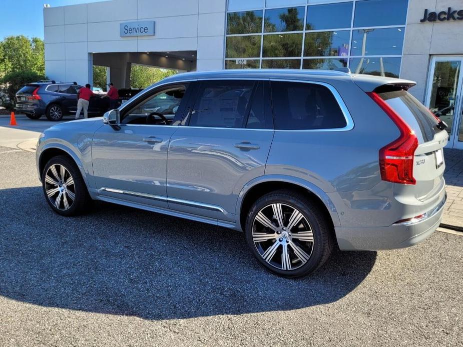 new 2024 Volvo XC90 Recharge Plug-In Hybrid car