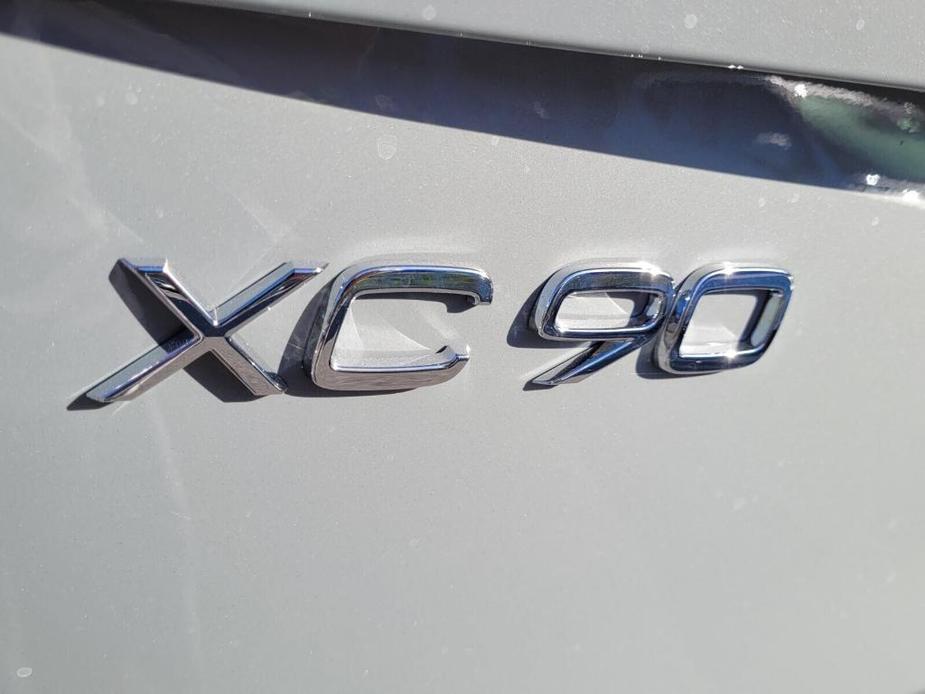 new 2024 Volvo XC90 Recharge Plug-In Hybrid car