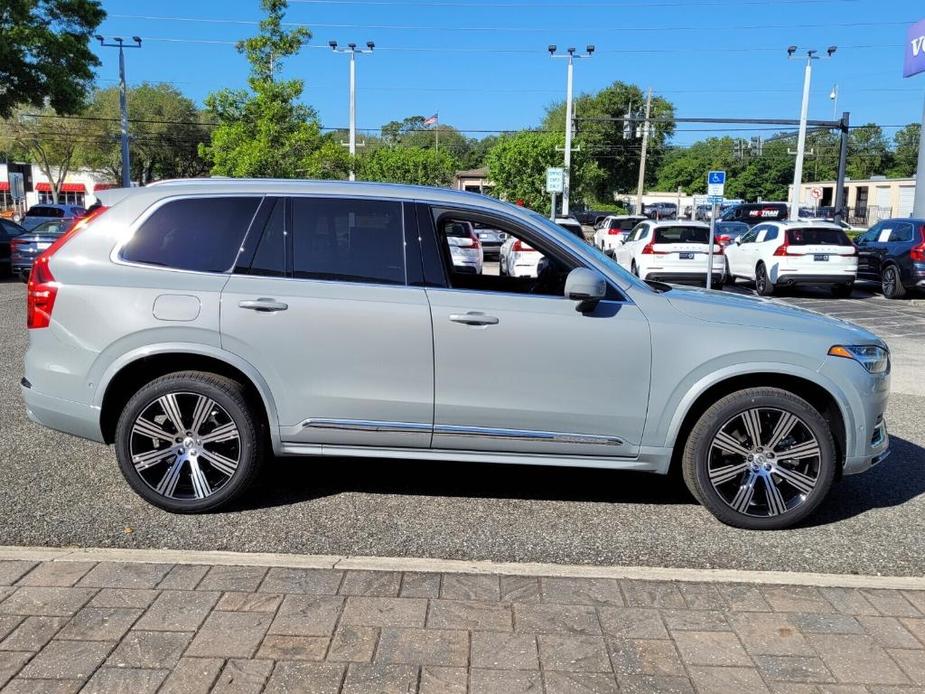 new 2024 Volvo XC90 Recharge Plug-In Hybrid car