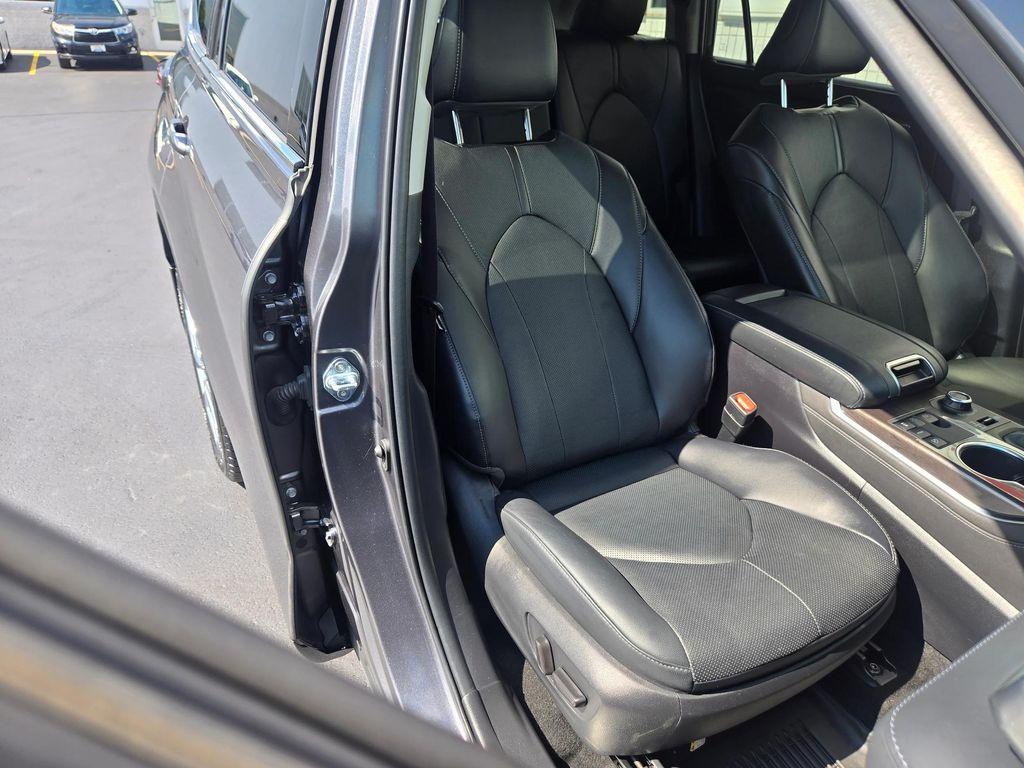 used 2024 Toyota Highlander car, priced at $47,900