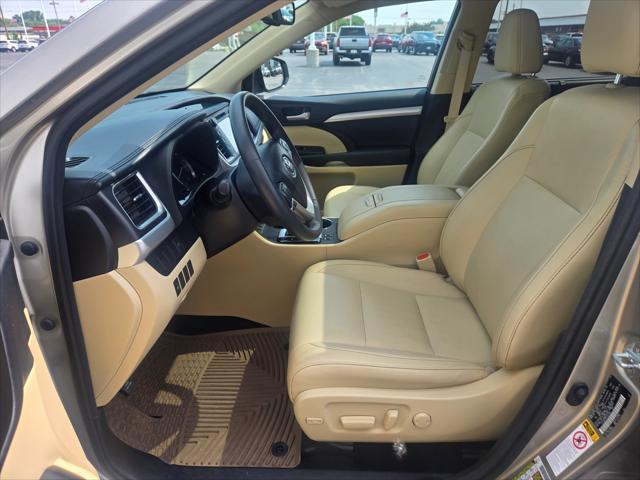 used 2015 Toyota Highlander car, priced at $20,995