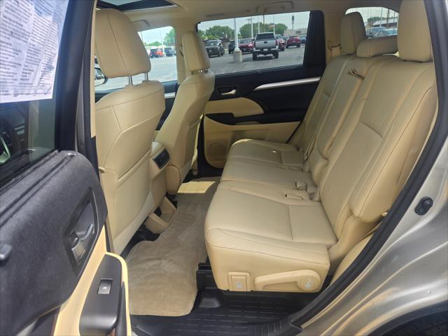 used 2015 Toyota Highlander car, priced at $20,995