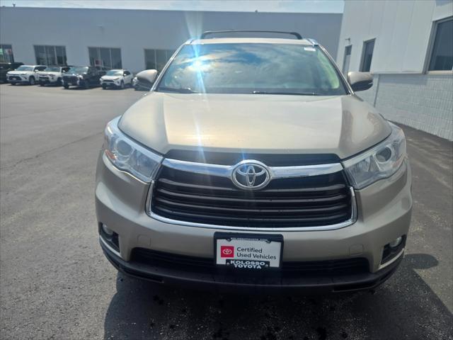 used 2015 Toyota Highlander car, priced at $20,995
