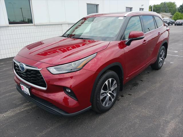 used 2022 Toyota Highlander Hybrid car, priced at $39,504