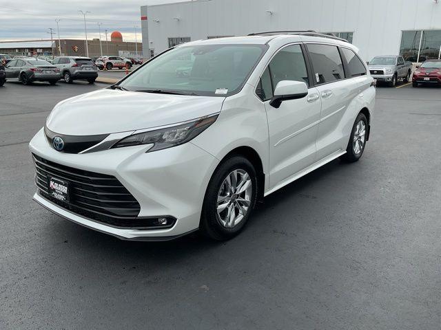 used 2025 Toyota Sienna car, priced at $52,995