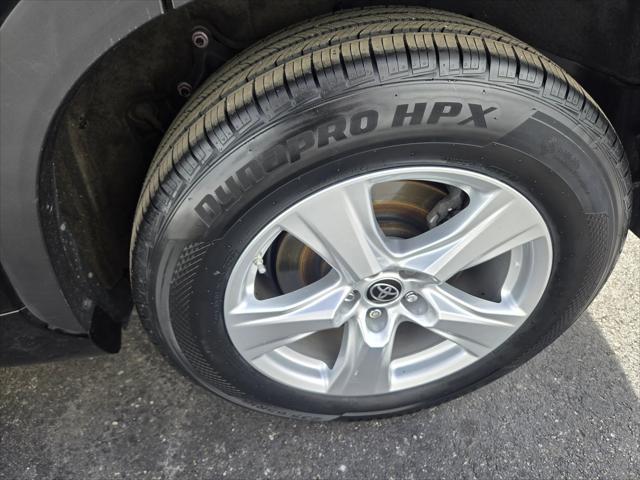 used 2023 Toyota Highlander car, priced at $34,381