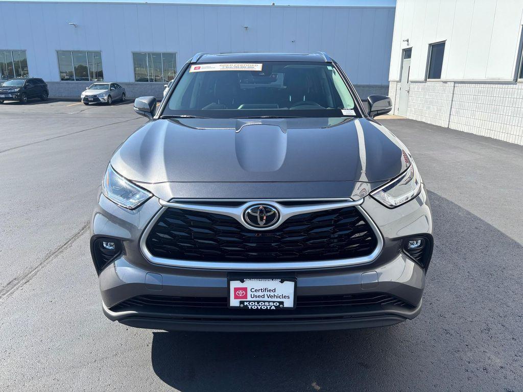 used 2021 Toyota Highlander car, priced at $40,995