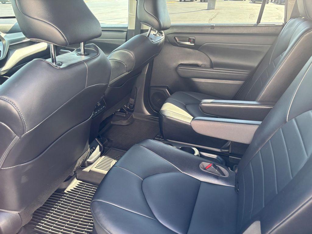 used 2021 Toyota Highlander car, priced at $40,995