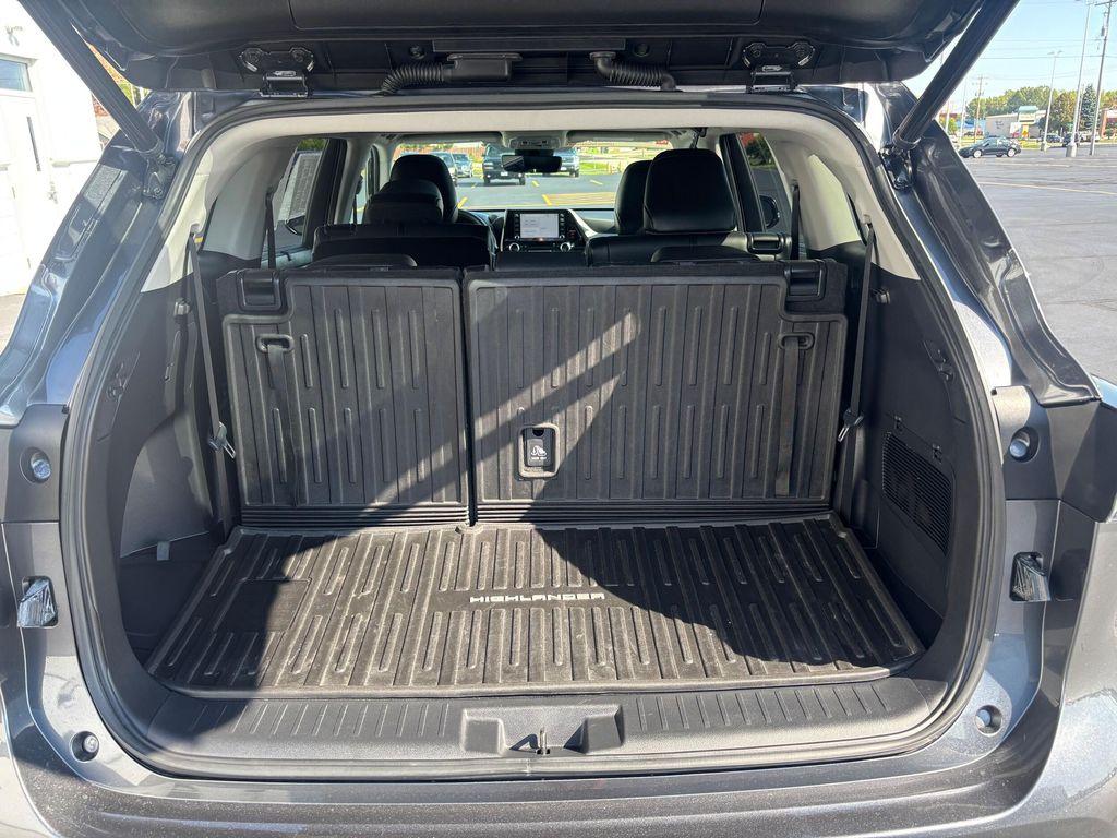 used 2021 Toyota Highlander car, priced at $40,995
