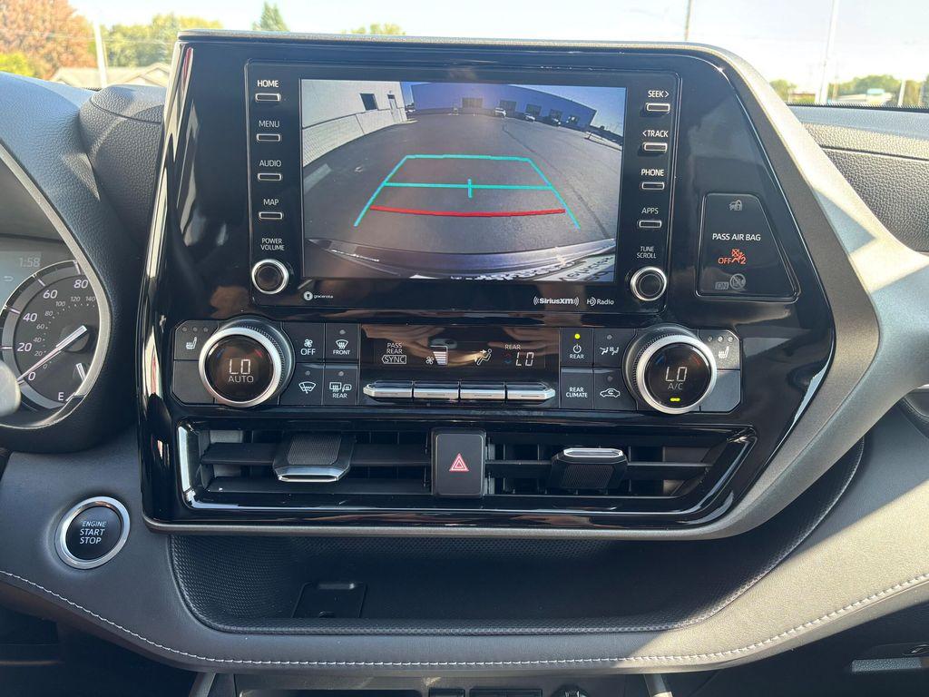 used 2021 Toyota Highlander car, priced at $40,995