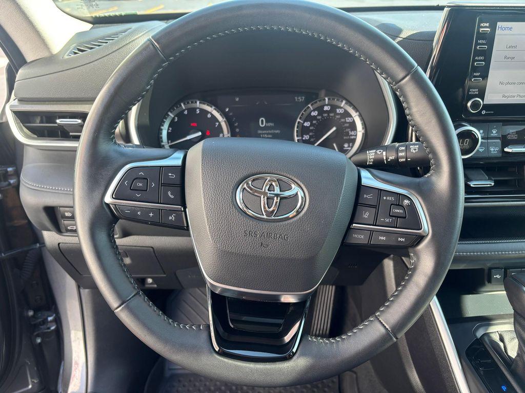 used 2021 Toyota Highlander car, priced at $40,995