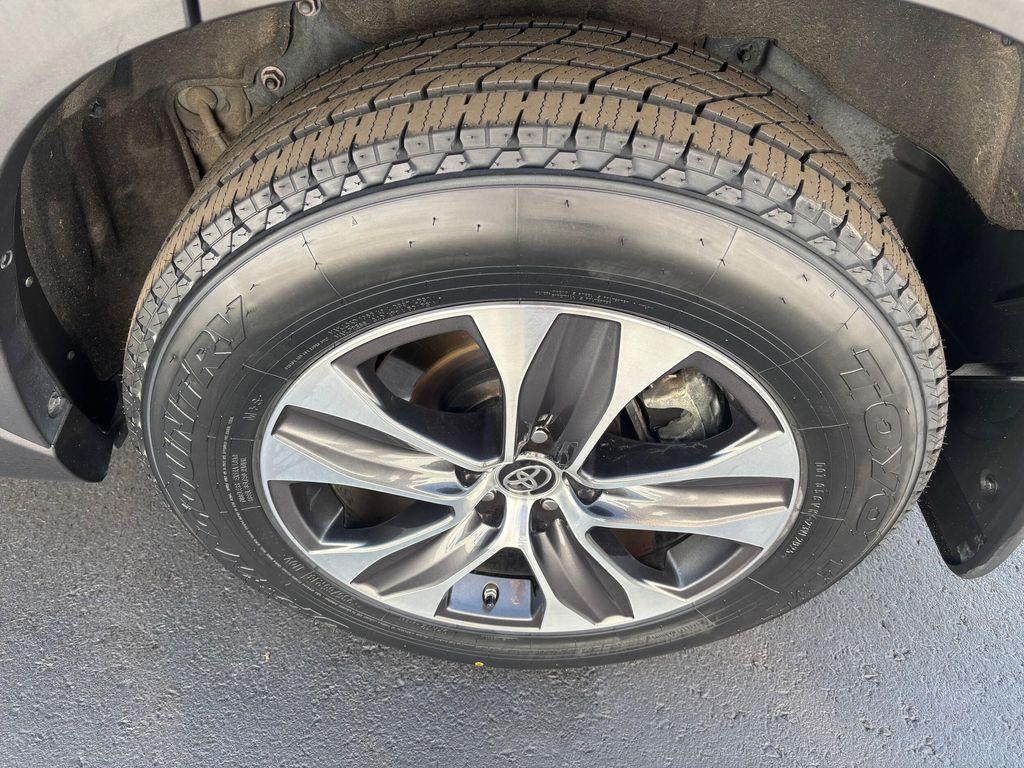 used 2021 Toyota Highlander car, priced at $40,995