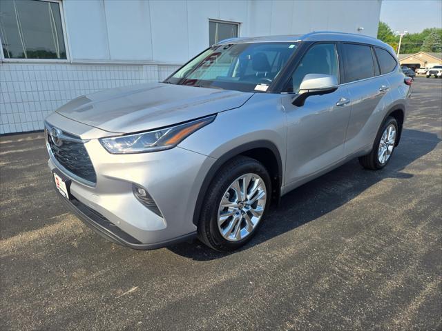 used 2023 Toyota Highlander car, priced at $48,700