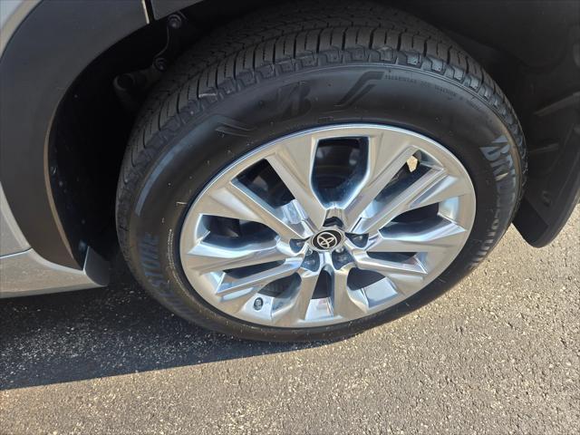 used 2023 Toyota Highlander car, priced at $48,700