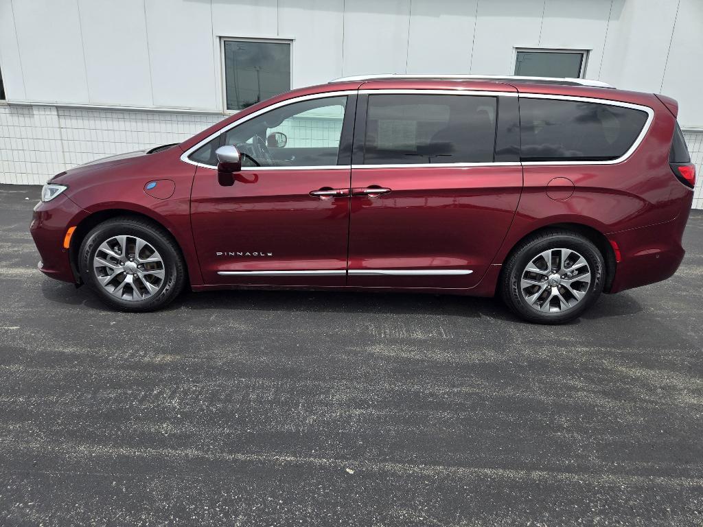 used 2021 Chrysler Pacifica Hybrid car, priced at $26,995