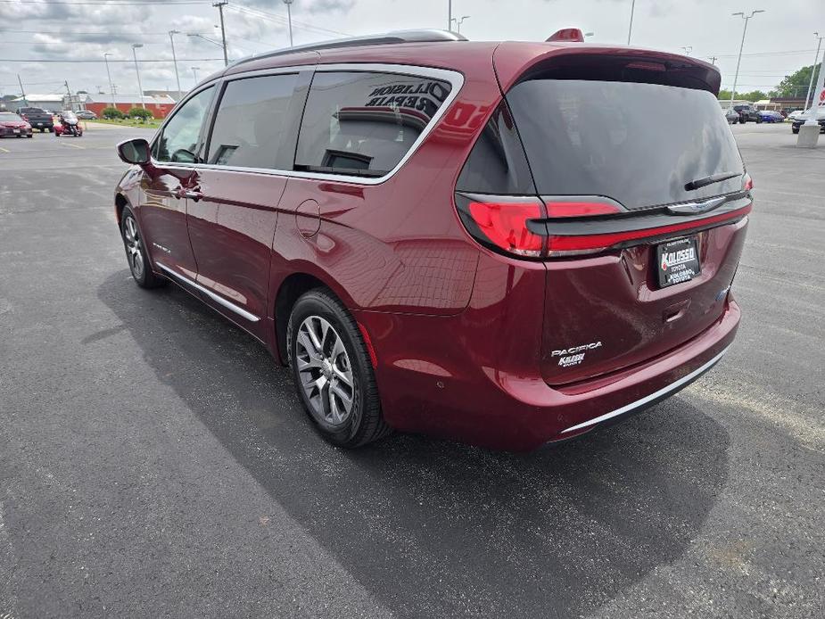 used 2021 Chrysler Pacifica Hybrid car, priced at $26,995