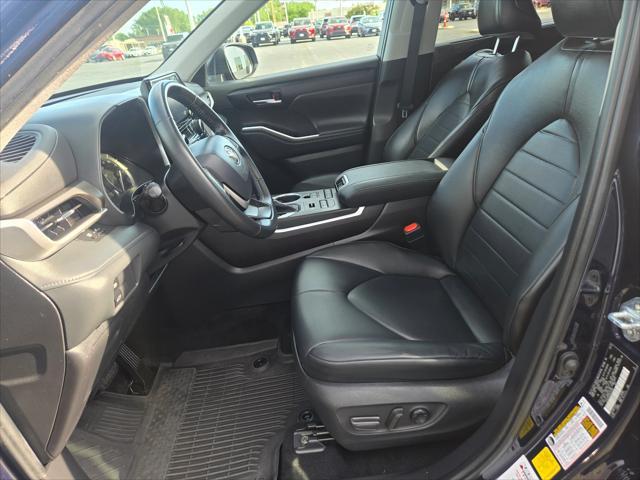 used 2022 Toyota Highlander car, priced at $39,995