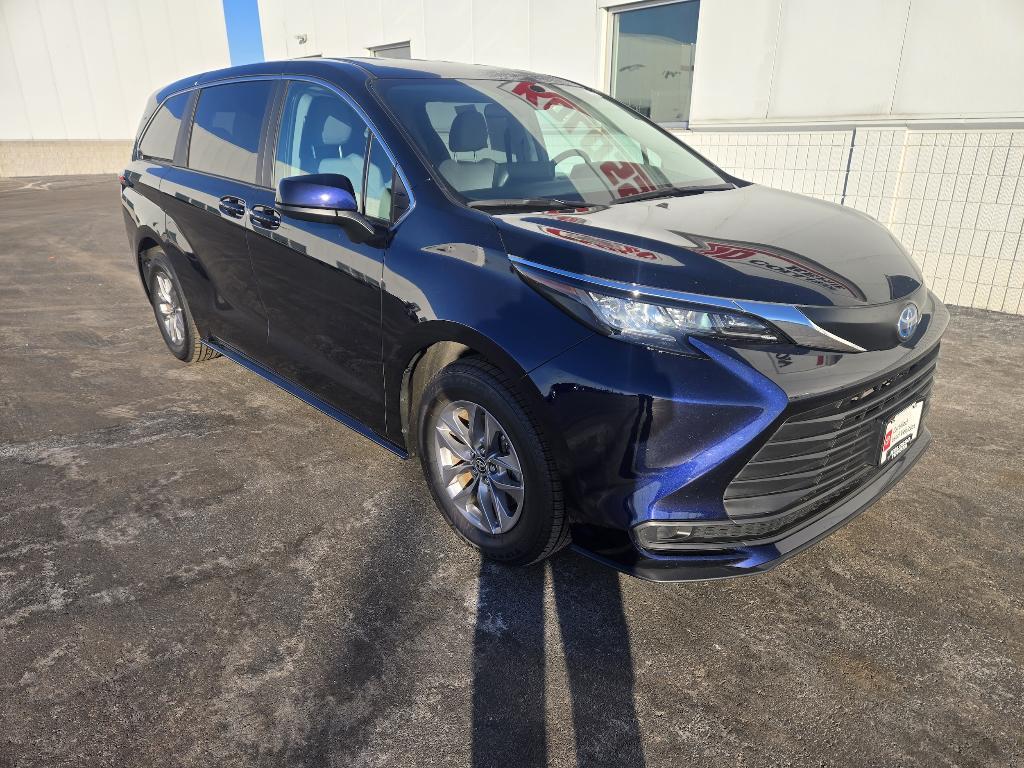 used 2023 Toyota Sienna car, priced at $38,987