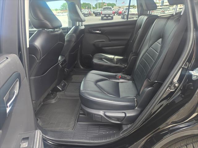 used 2023 Toyota Highlander car, priced at $39,707