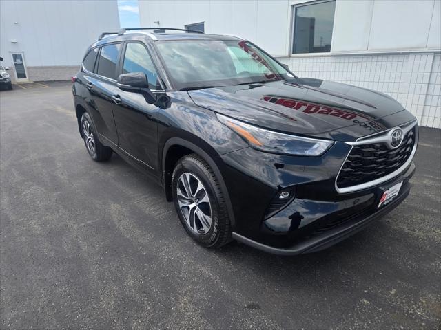 used 2023 Toyota Highlander car, priced at $39,707