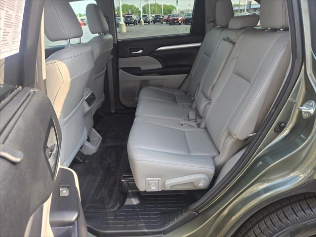 used 2016 Toyota Highlander car, priced at $22,685