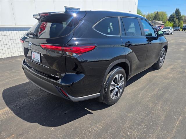 used 2023 Toyota Highlander car, priced at $43,704