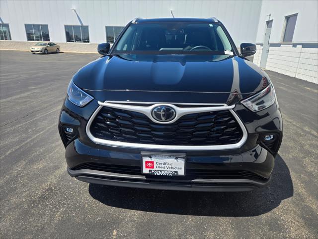 used 2023 Toyota Highlander car, priced at $43,704