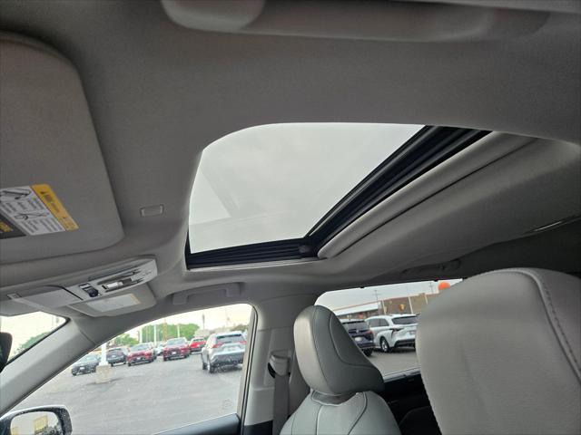 used 2021 Toyota Highlander car, priced at $34,900