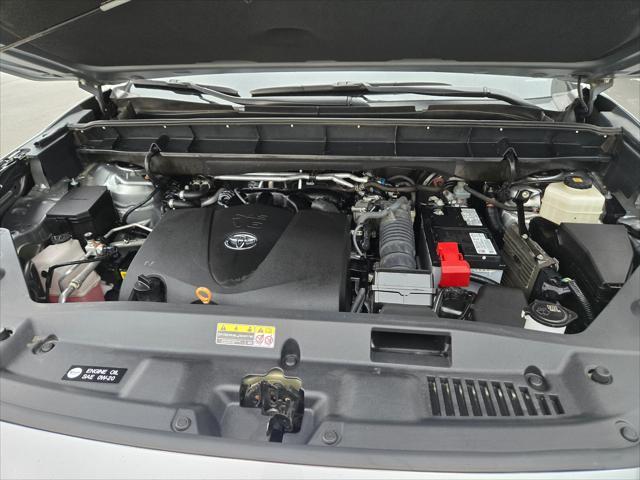 used 2021 Toyota Highlander car, priced at $34,900