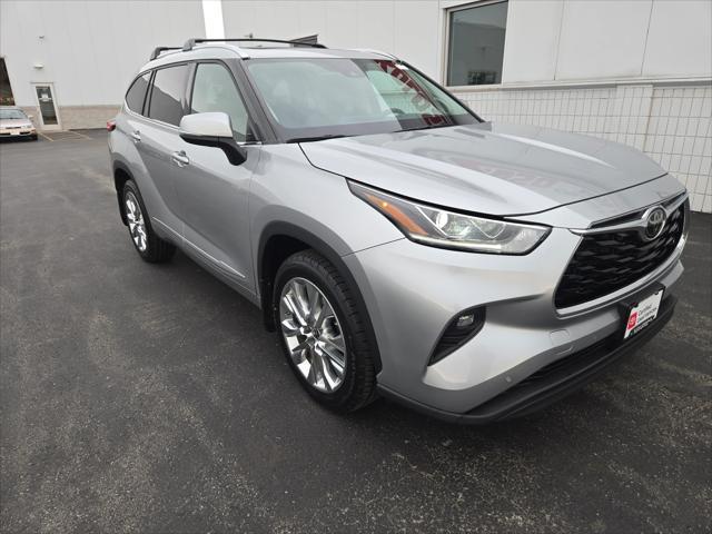 used 2021 Toyota Highlander car, priced at $34,900