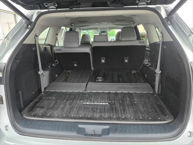used 2021 Toyota Highlander car, priced at $34,900
