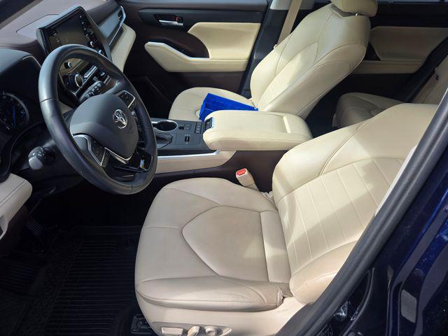 used 2021 Toyota Highlander Hybrid car, priced at $36,646