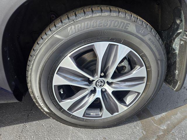 used 2021 Toyota Highlander Hybrid car, priced at $36,646