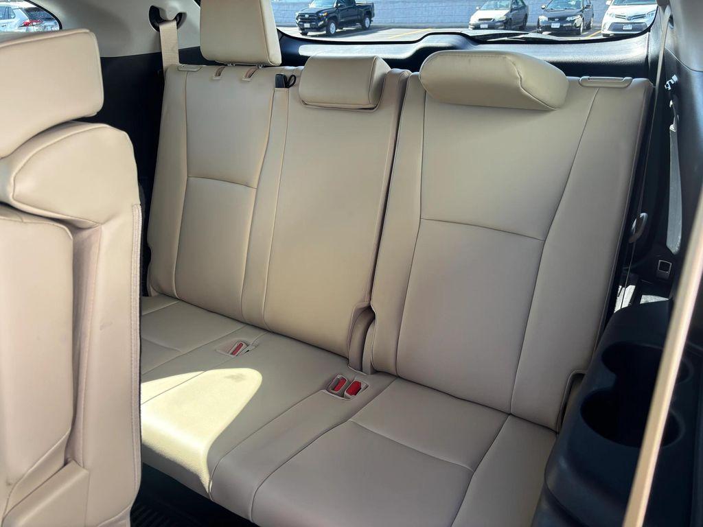 used 2021 Toyota Highlander Hybrid car, priced at $38,314