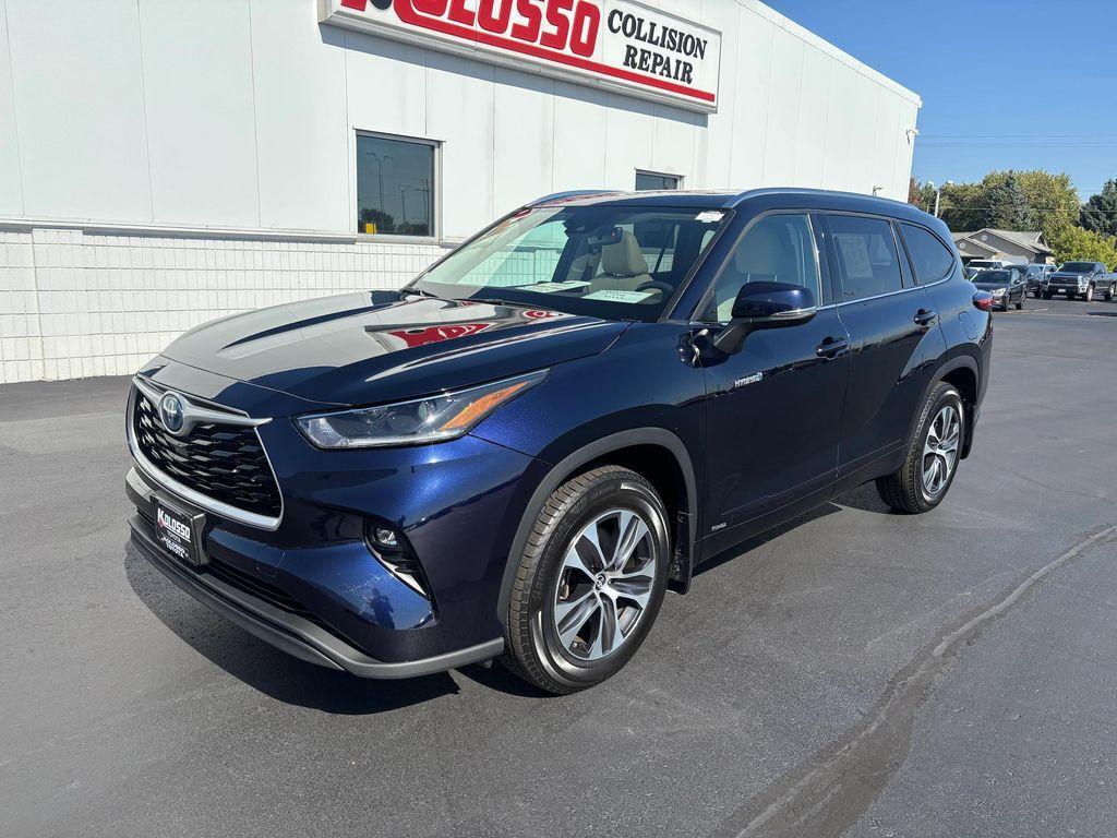 used 2021 Toyota Highlander Hybrid car, priced at $38,314
