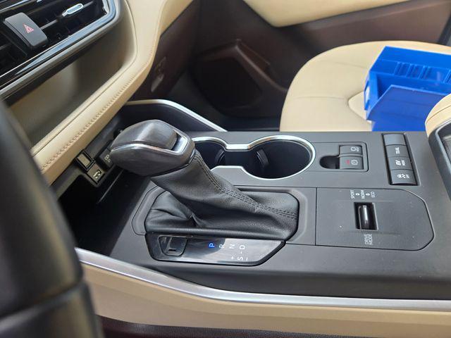 used 2021 Toyota Highlander Hybrid car, priced at $36,646