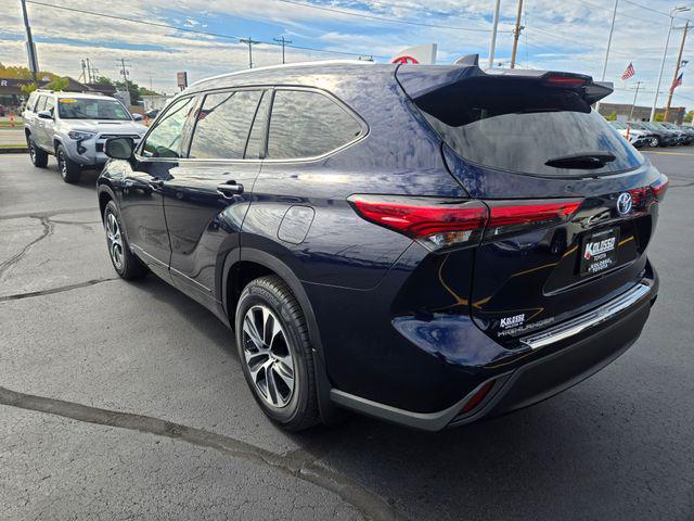 used 2021 Toyota Highlander Hybrid car, priced at $36,646