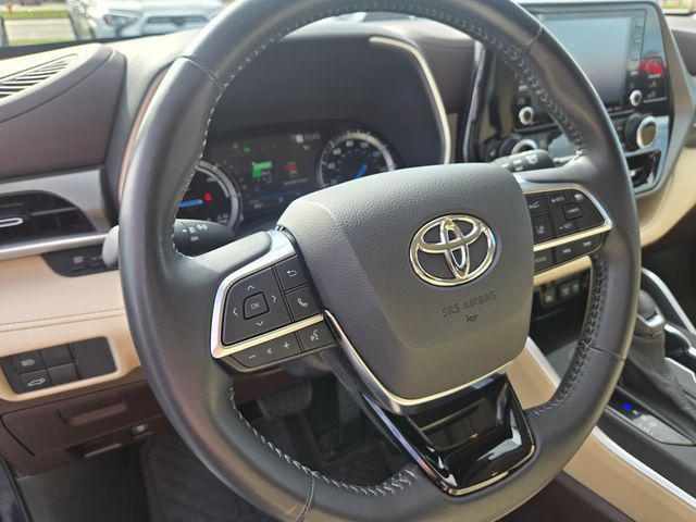 used 2021 Toyota Highlander Hybrid car, priced at $36,646