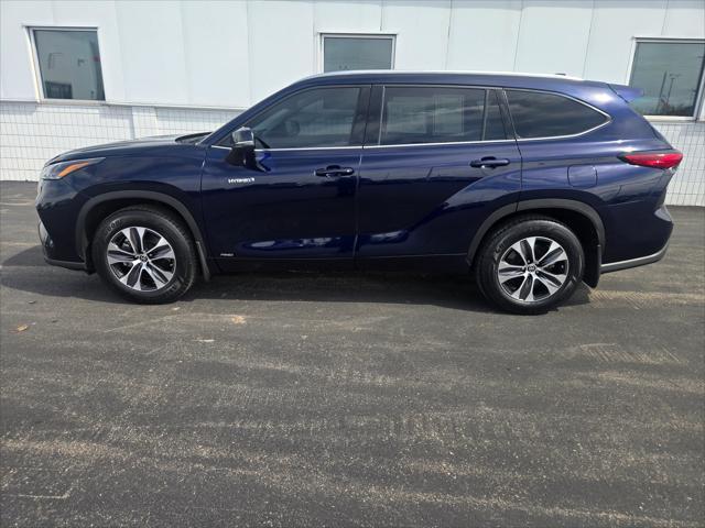 used 2021 Toyota Highlander Hybrid car, priced at $34,820
