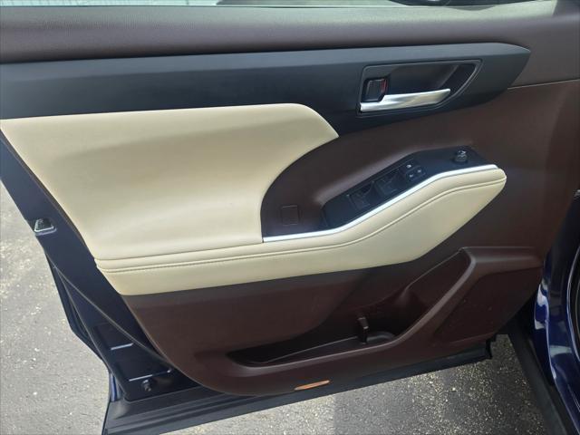 used 2021 Toyota Highlander Hybrid car, priced at $34,820
