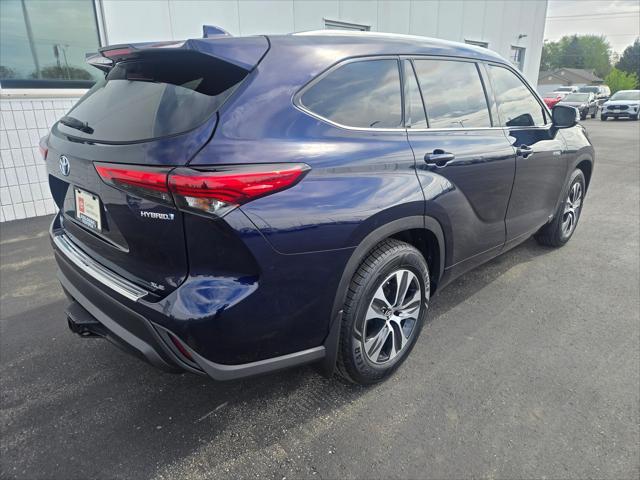 used 2021 Toyota Highlander Hybrid car, priced at $34,820