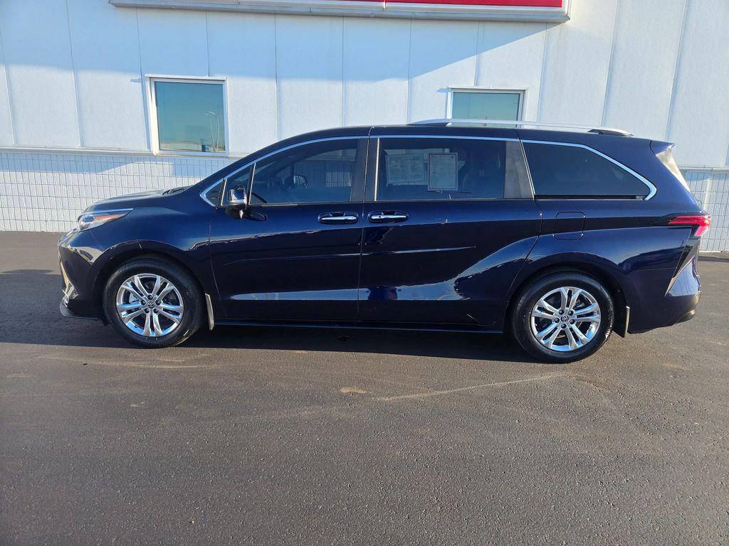 used 2023 Toyota Sienna car, priced at $52,993