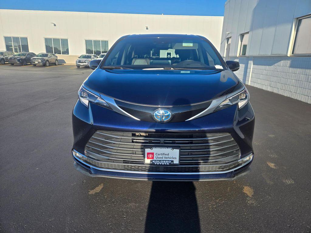 used 2023 Toyota Sienna car, priced at $52,993