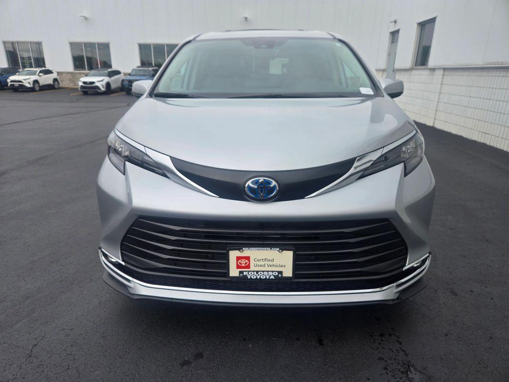 used 2024 Toyota Sienna car, priced at $49,995