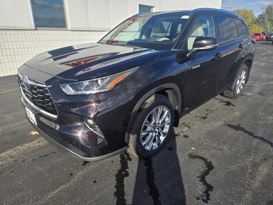 used 2021 Toyota Highlander Hybrid car, priced at $39,378