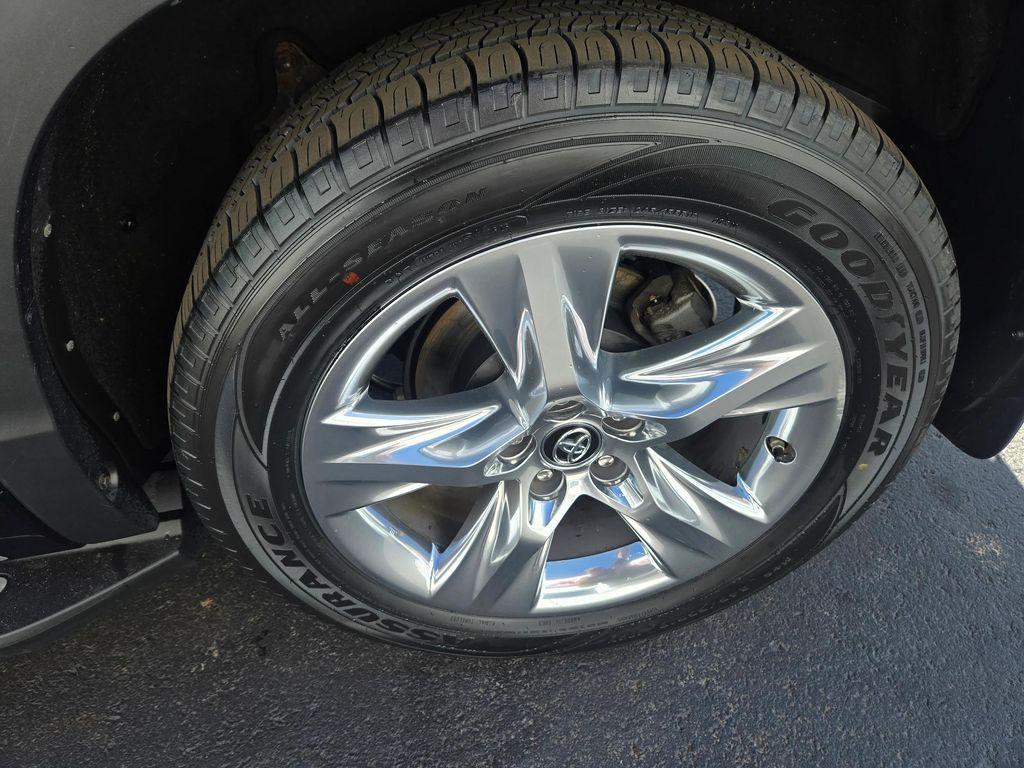 used 2018 Toyota Highlander Hybrid car, priced at $27,977