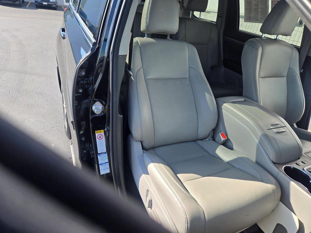 used 2018 Toyota Highlander Hybrid car, priced at $27,977